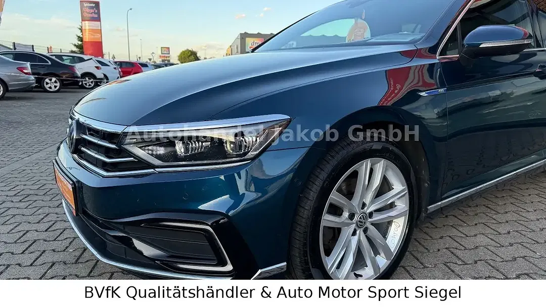 Volkswagen Passat Variant - Thumbnail 8