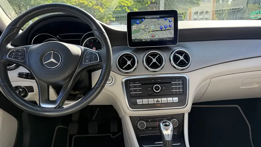 Mercedes-Benz GLA 180 - Thumbnail 10