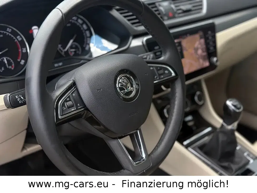 Skoda Superb - Thumbnail 18