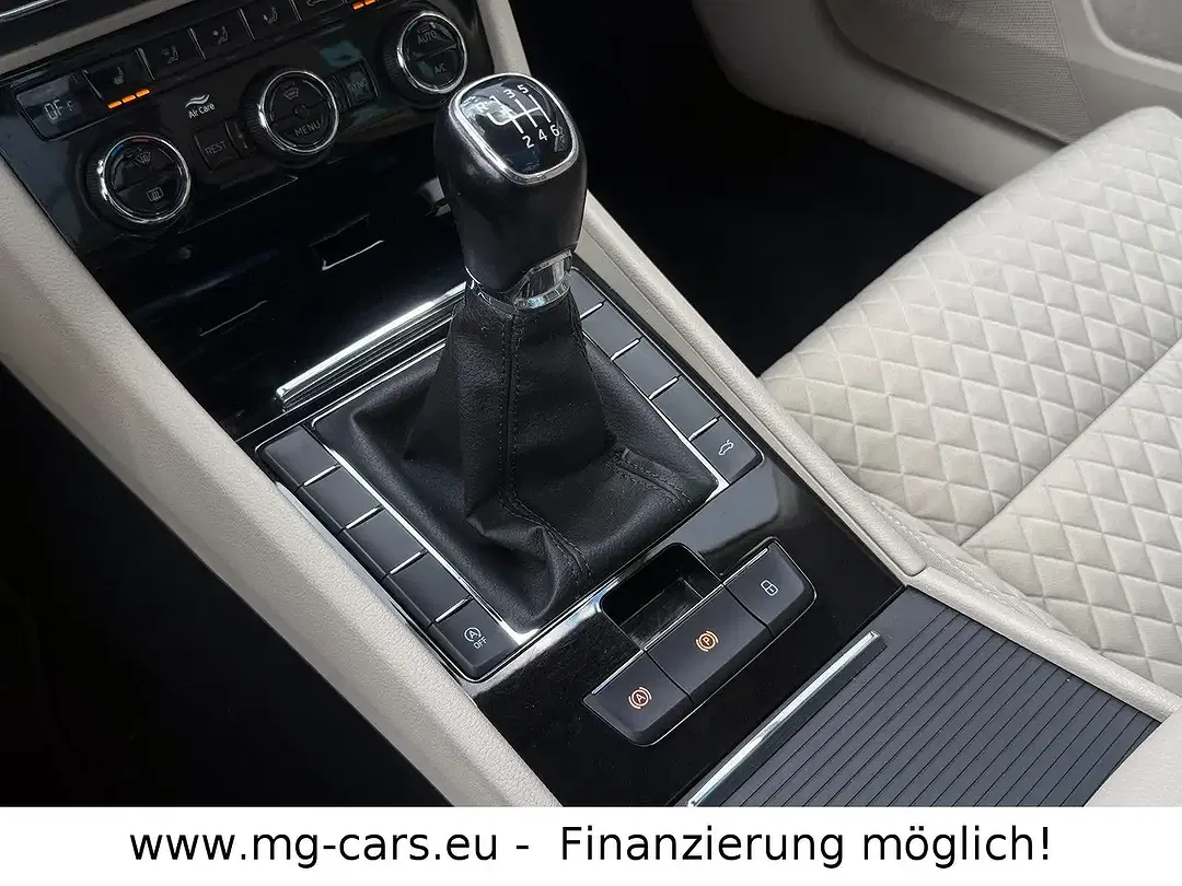 Skoda Superb - Thumbnail 23