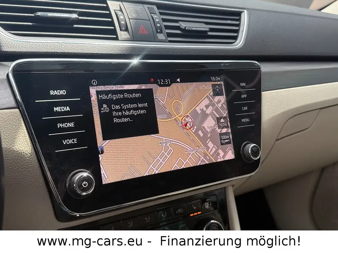 Skoda Superb - Thumbnail 25