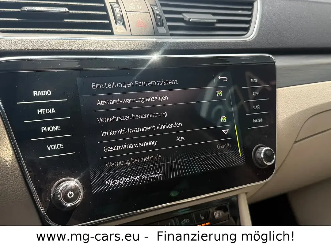 Skoda Superb - Thumbnail 31
