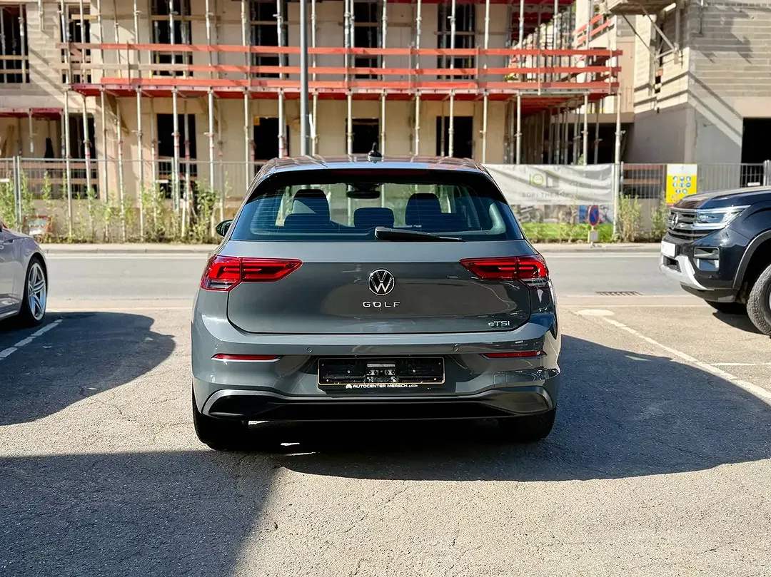 Volkswagen Golf - Thumbnail 5