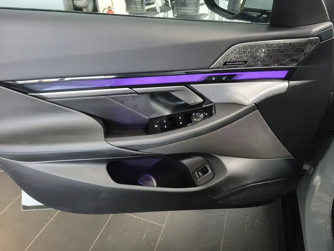 BMW 520 - Thumbnail 8