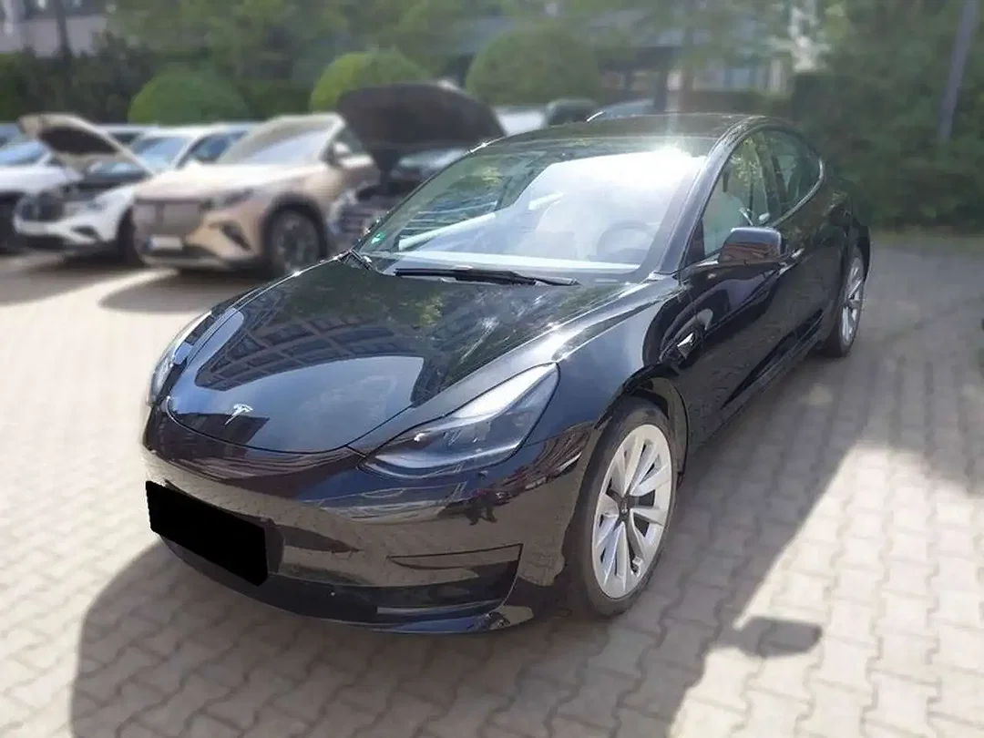 Tesla Model 3 - Afbeelding 1