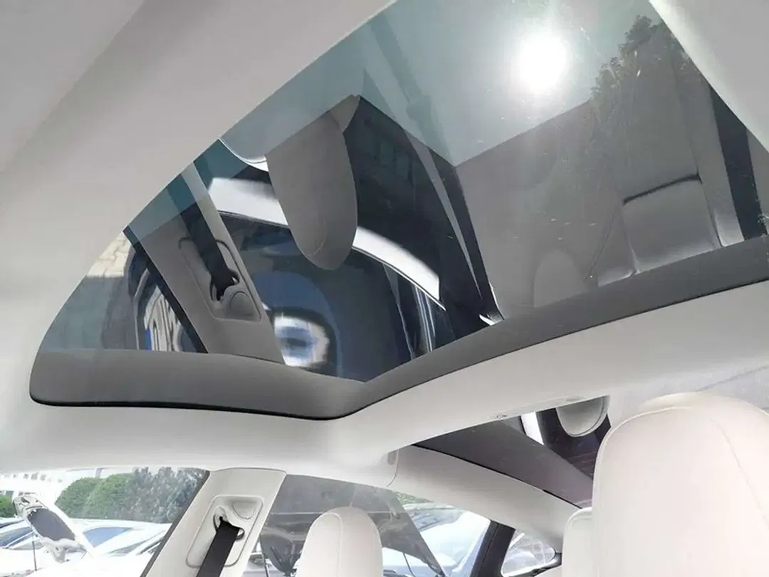 Tesla Model 3 - Thumbnail 11