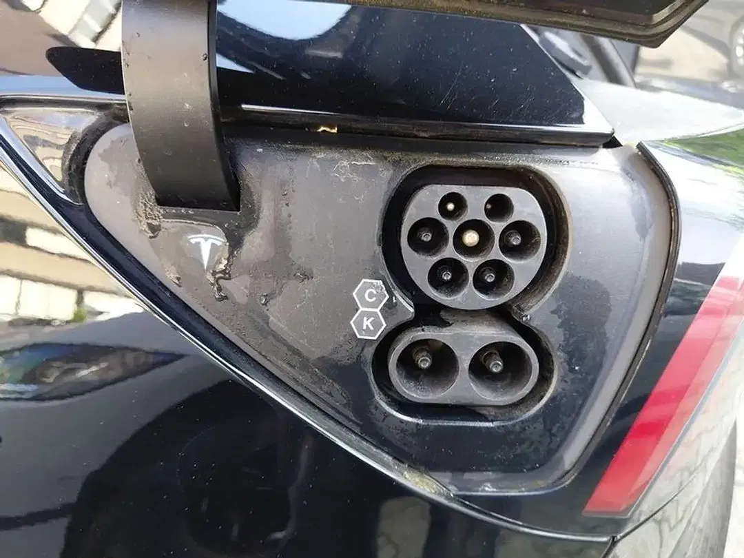 Tesla Model 3 - Thumbnail 15