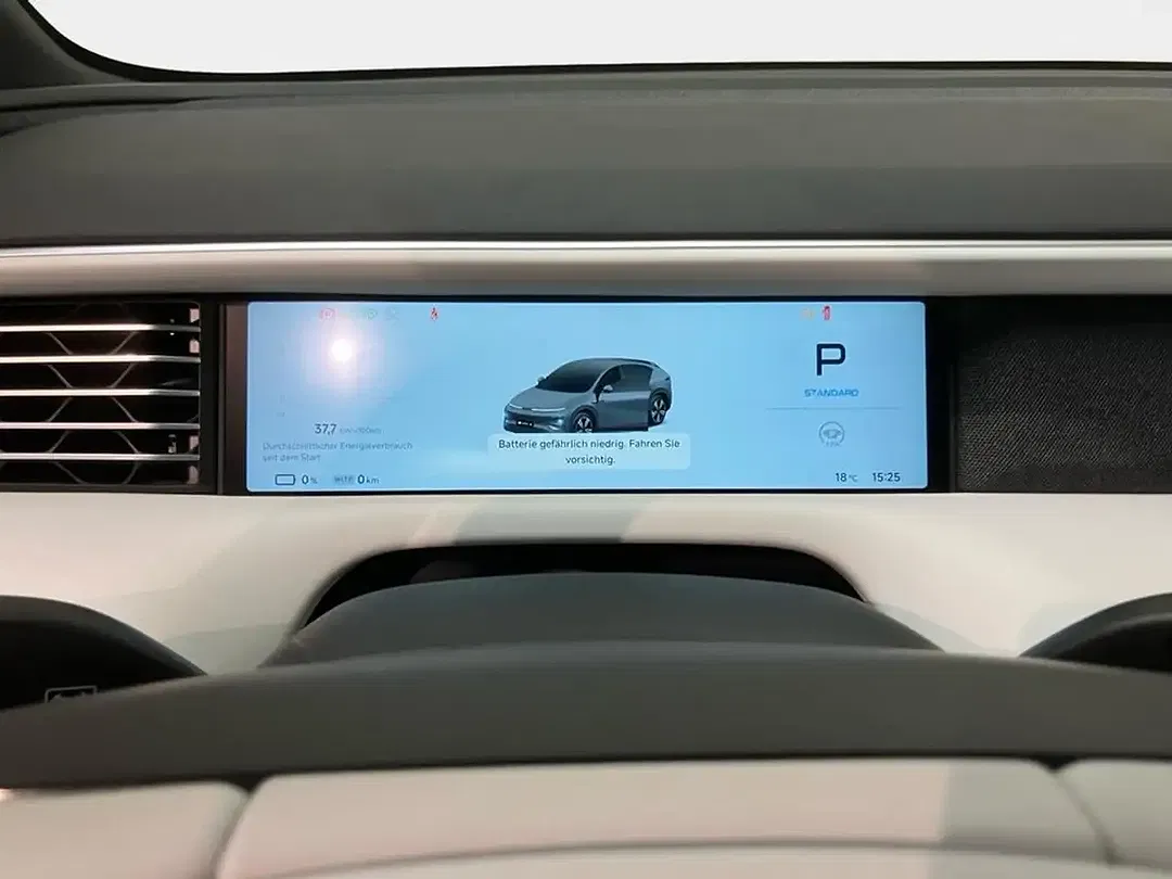 Xpeng G6 - Thumbnail 5