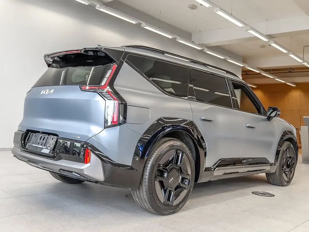 Kia EV9 - Thumbnail 2