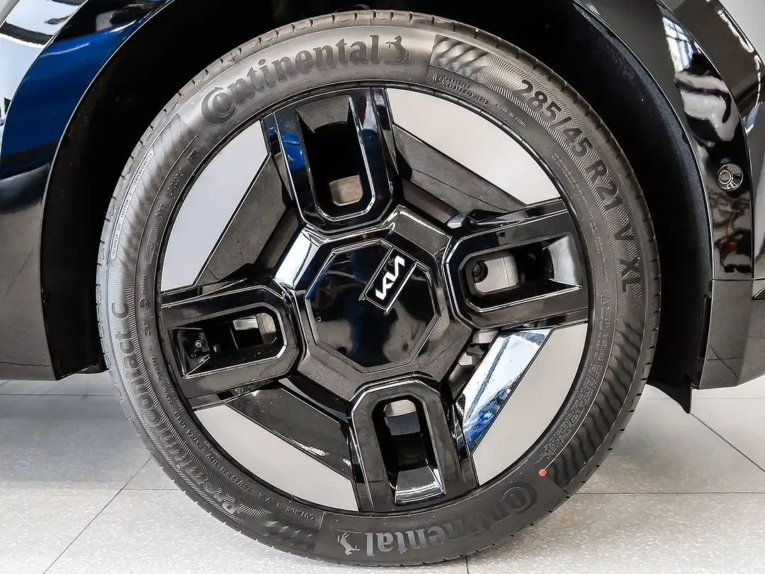 Kia EV9 - Thumbnail 4