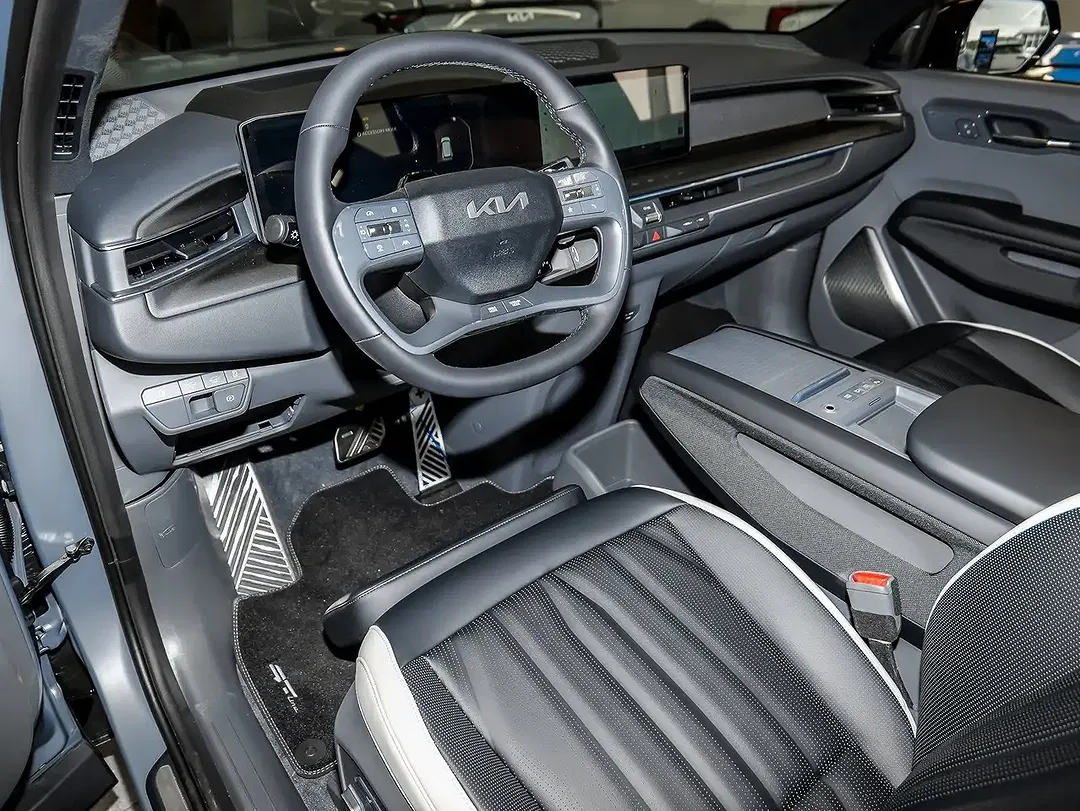 Kia EV9 - Thumbnail 5