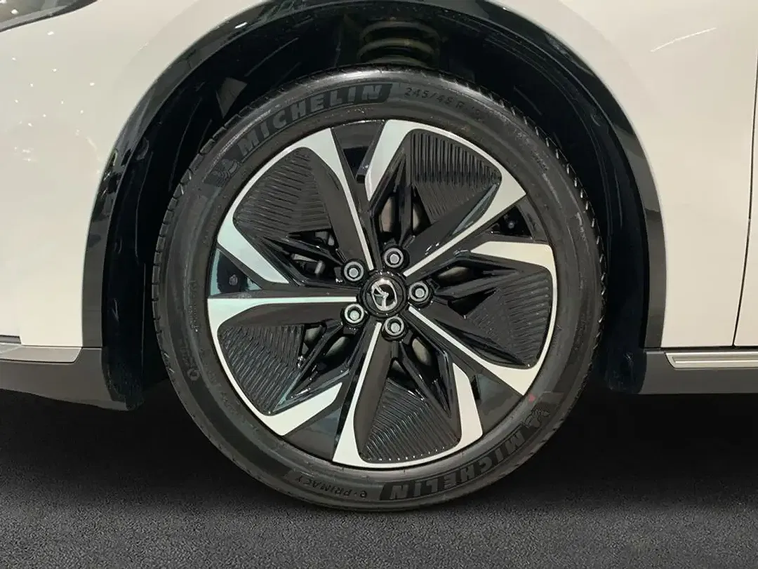 Mazda 6e - Thumbnail 8