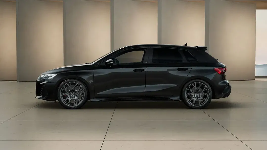 Audi RS3 - Thumbnail 3