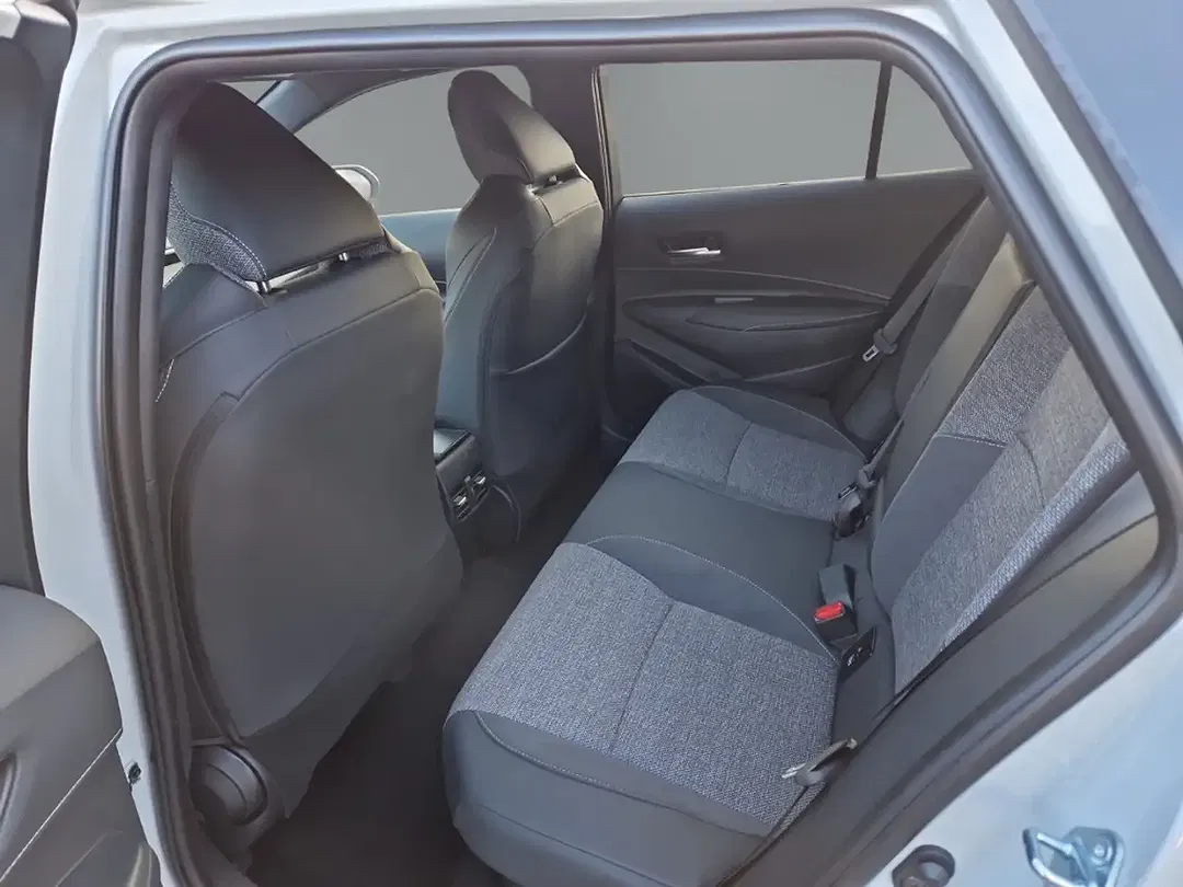 Toyota Corolla - Thumbnail 11