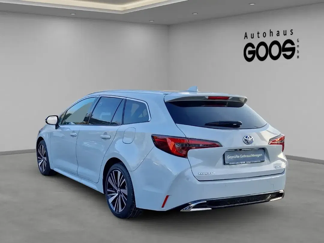 Toyota Corolla - Thumbnail 3