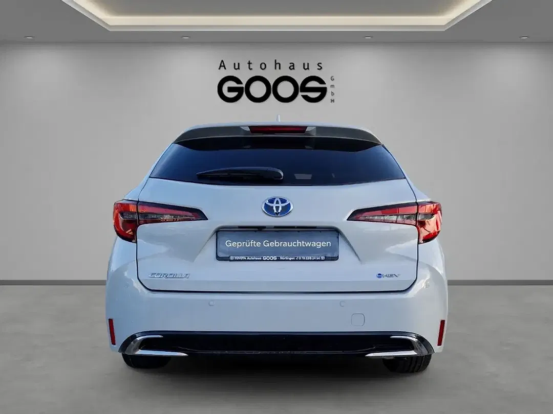 Toyota Corolla - Thumbnail 4