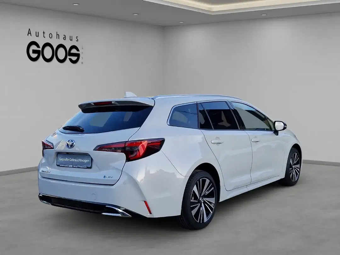 Toyota Corolla - Thumbnail 5