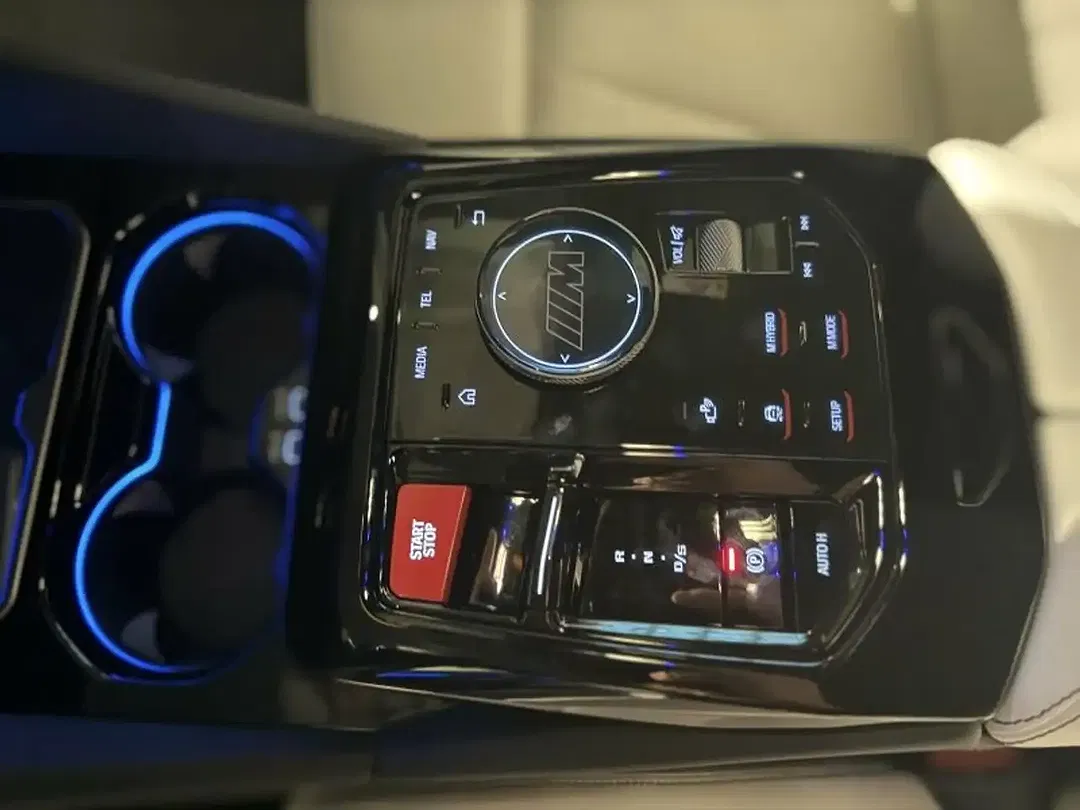 BMW M5 - Thumbnail 11