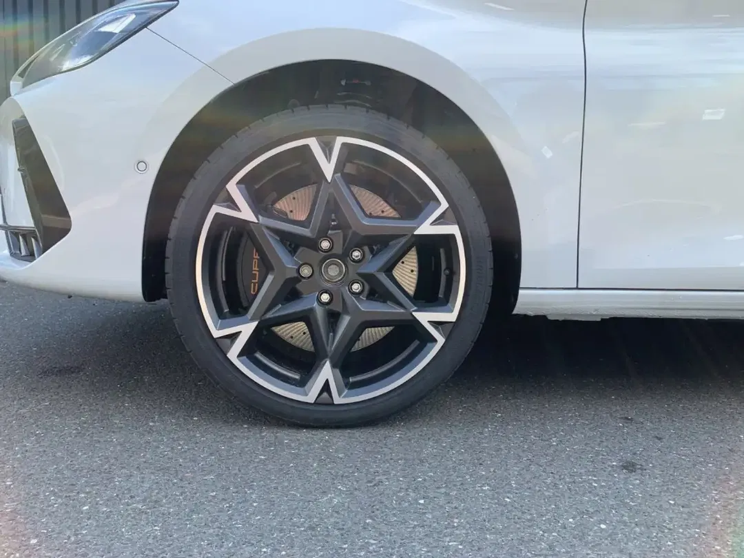 CUPRA Leon - Thumbnail 13