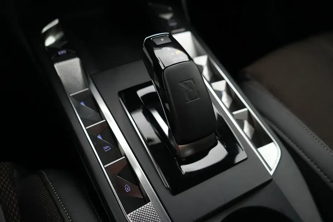 DS Automobiles DS 3 - Thumbnail 16