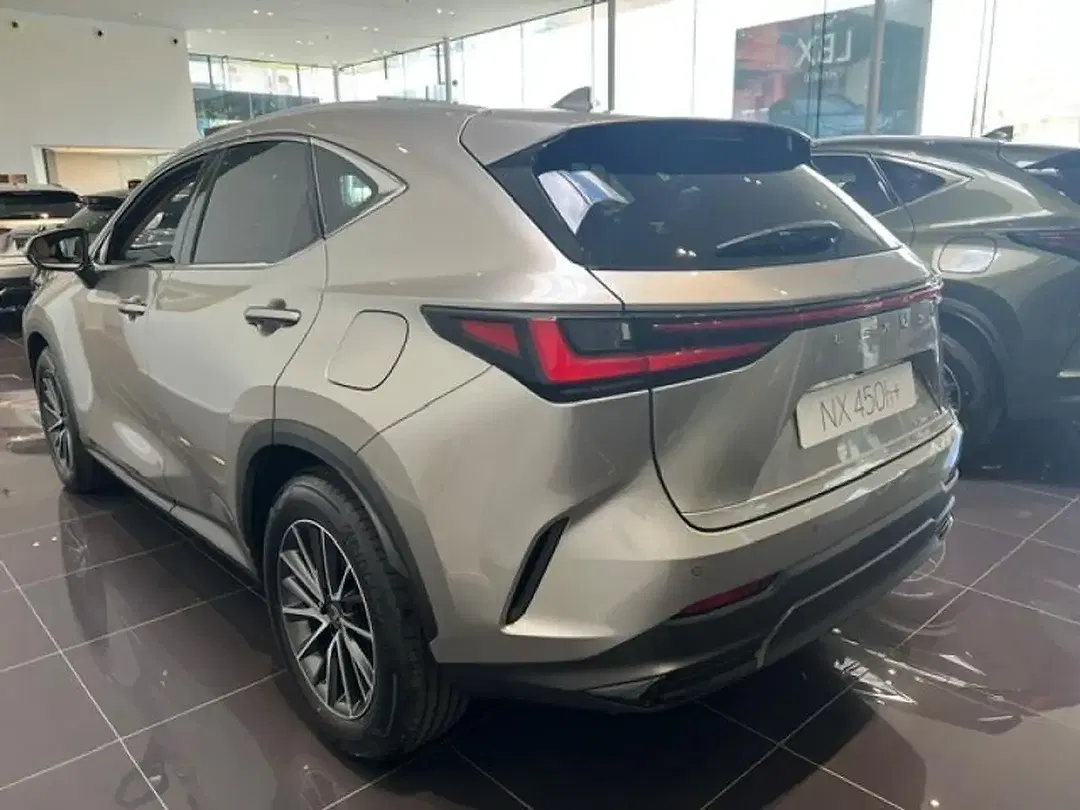 Lexus NX 450h+ - Thumbnail 4