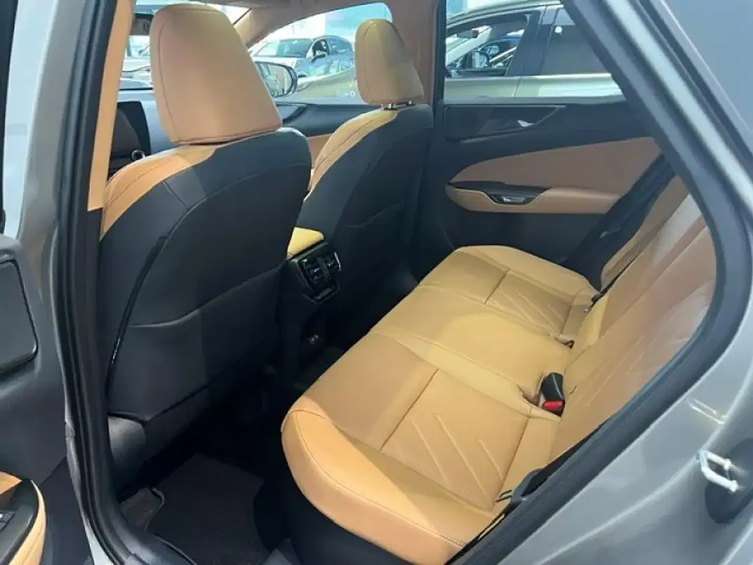 Lexus NX 450h+ - Thumbnail 6