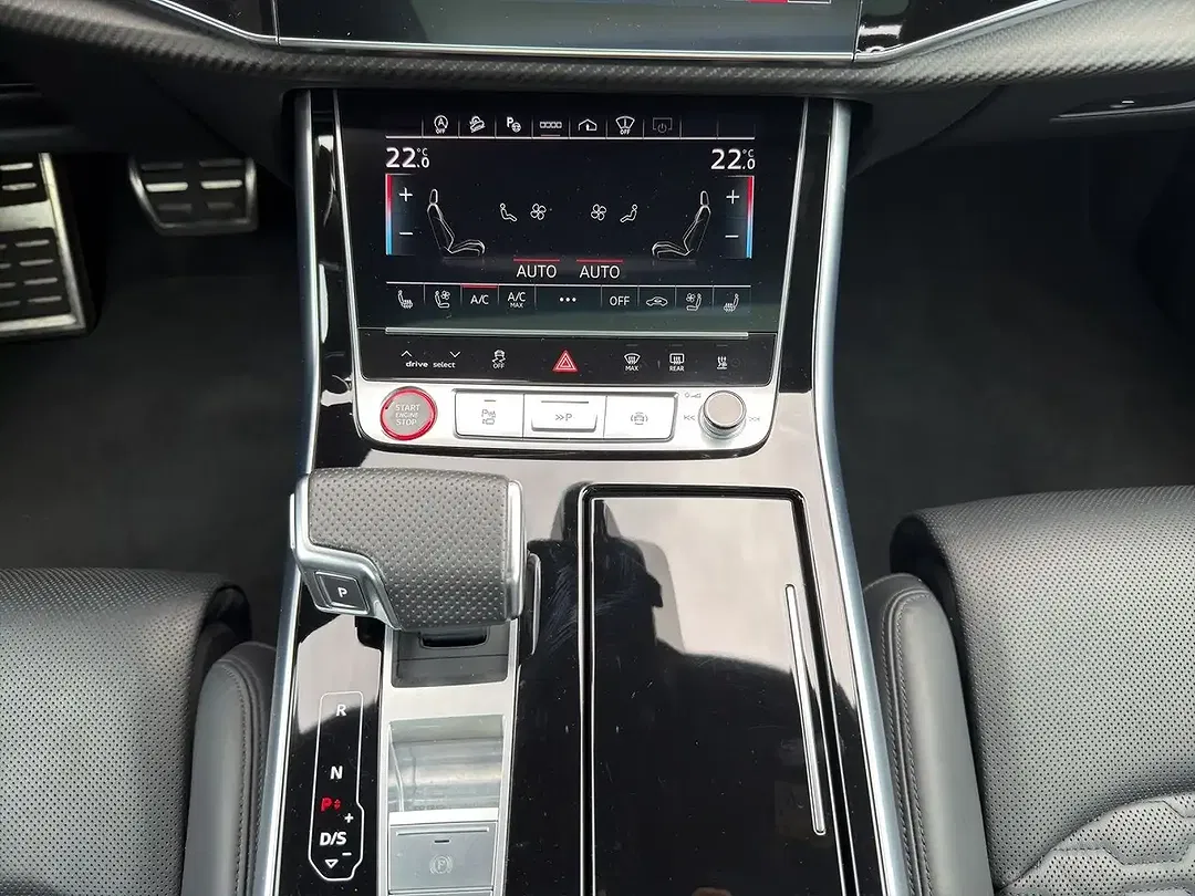 Audi RS Q8 - Thumbnail 15