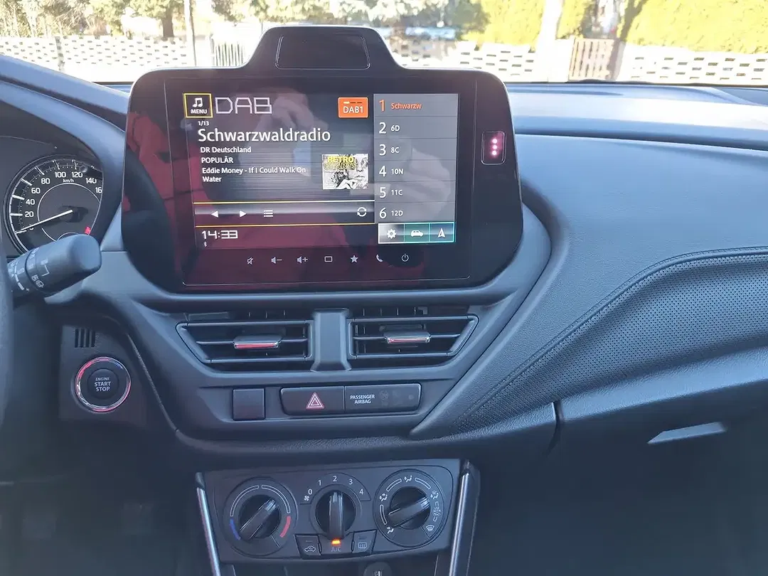 Suzuki S-Cross - Thumbnail 21