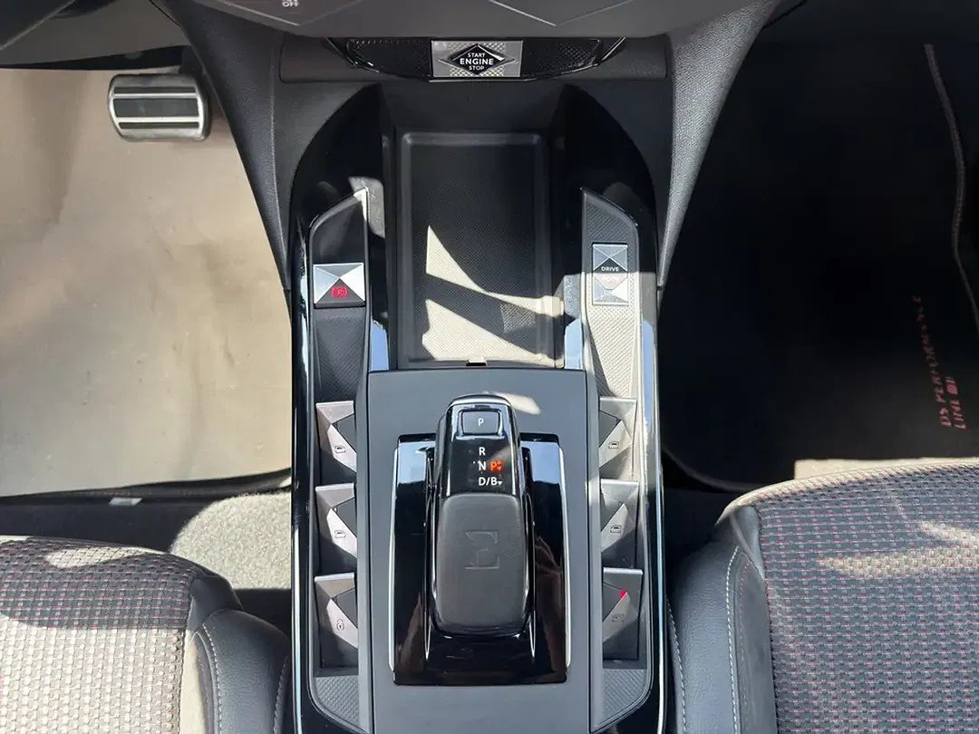 DS Automobiles DS 3 Crossback - Thumbnail 12
