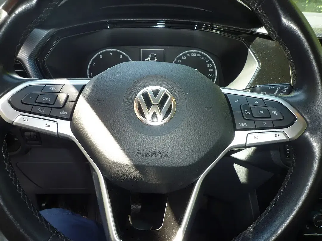 Volkswagen T-Cross - Thumbnail 10