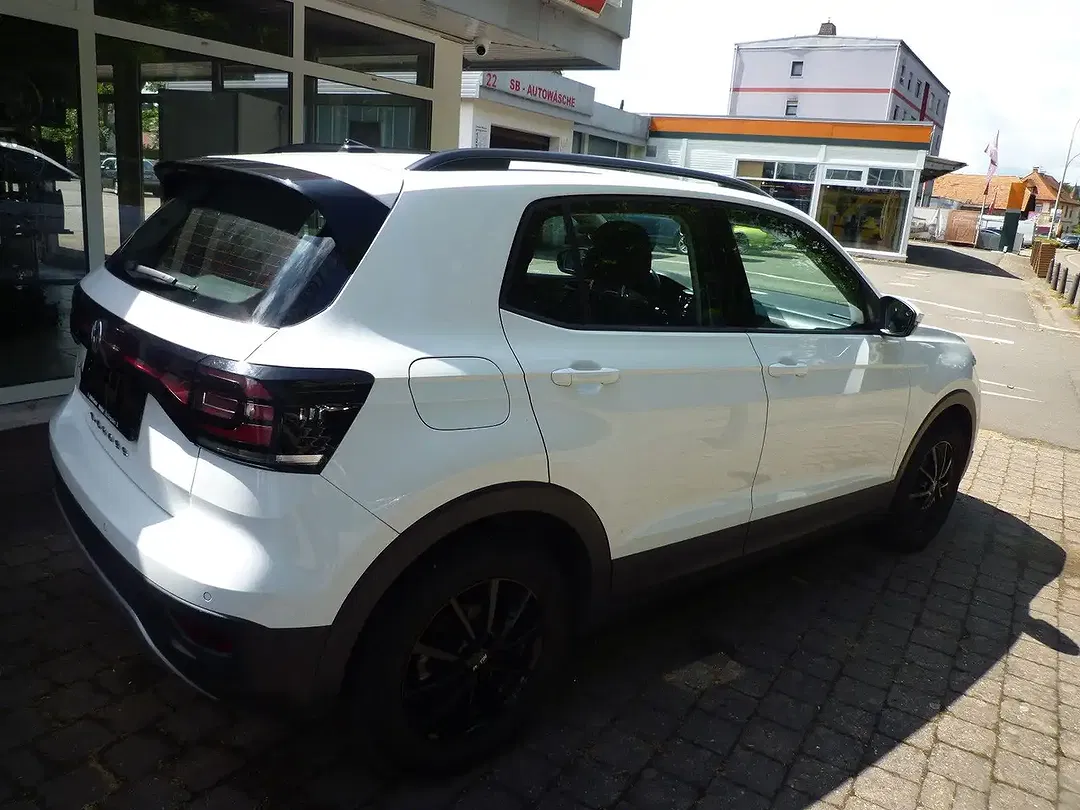 Volkswagen T-Cross - Thumbnail 3