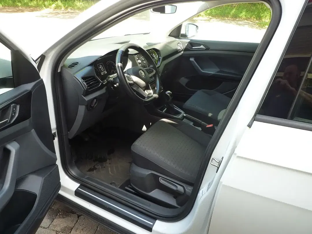 Volkswagen T-Cross - Thumbnail 5
