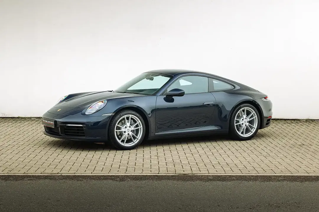 Porsche 992 Carrera