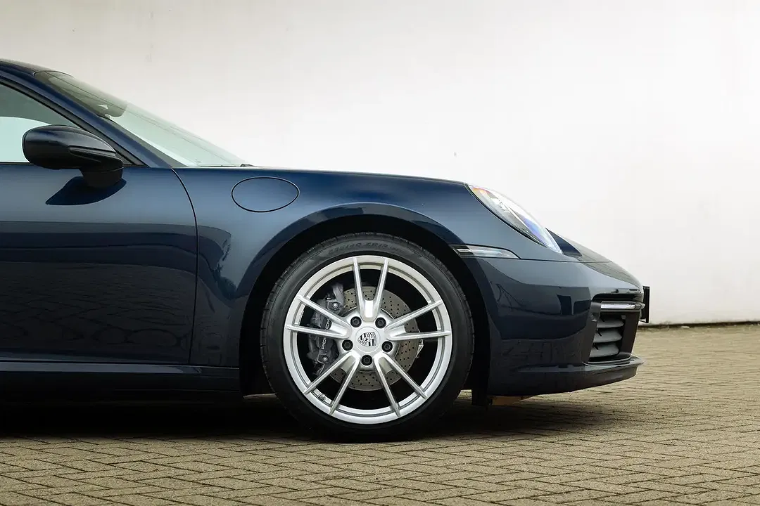 Porsche 992 - Thumbnail 11