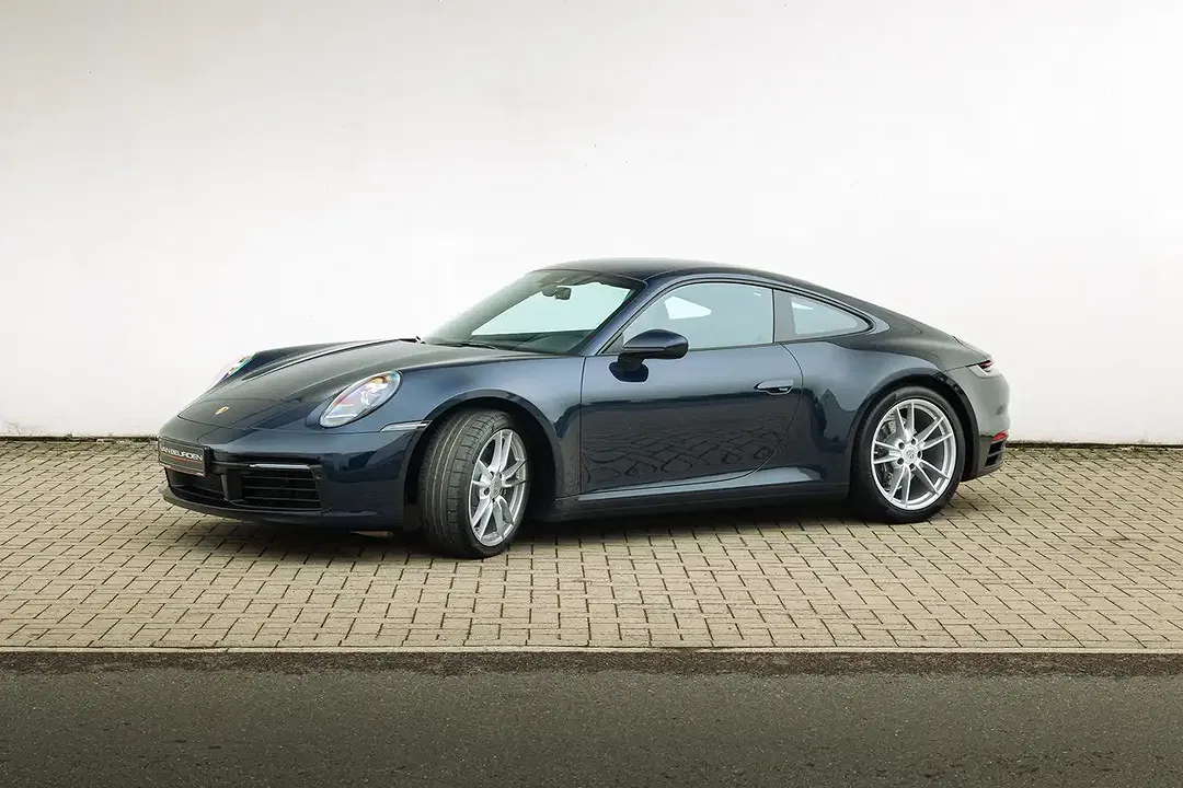 Porsche 992 - Thumbnail 2