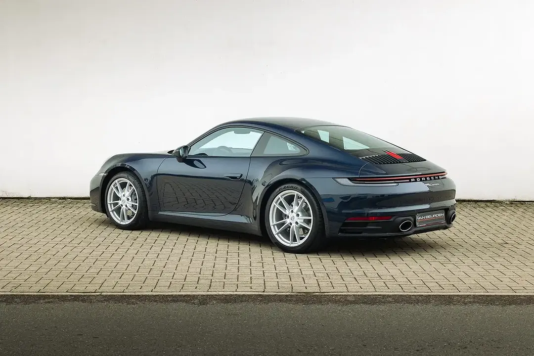 Porsche 992 - Thumbnail 3