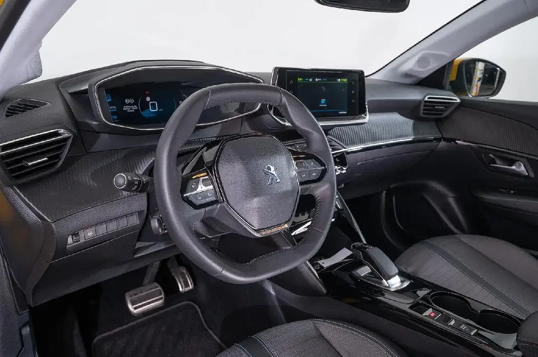 Peugeot 208 - Thumbnail 10