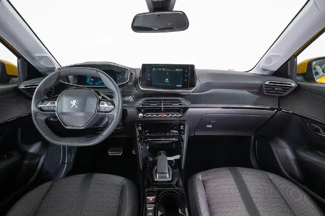Peugeot 208 - Thumbnail 12