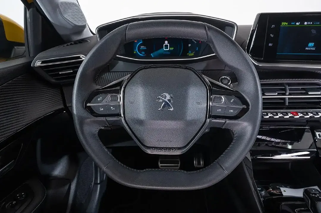 Peugeot 208 - Thumbnail 13