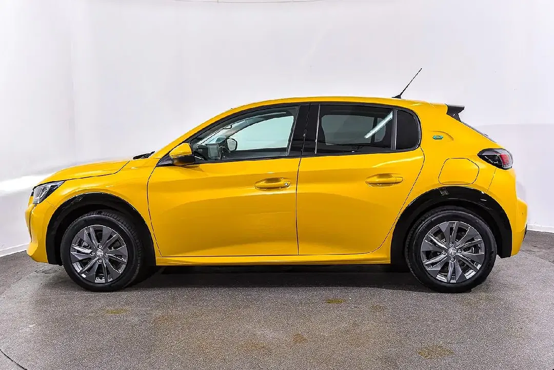 Peugeot 208 - Thumbnail 8