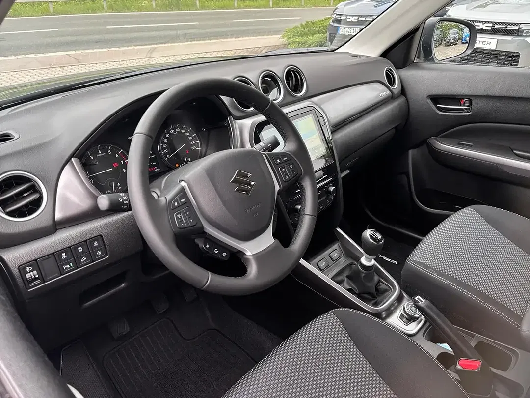 Suzuki Vitara - Thumbnail 8
