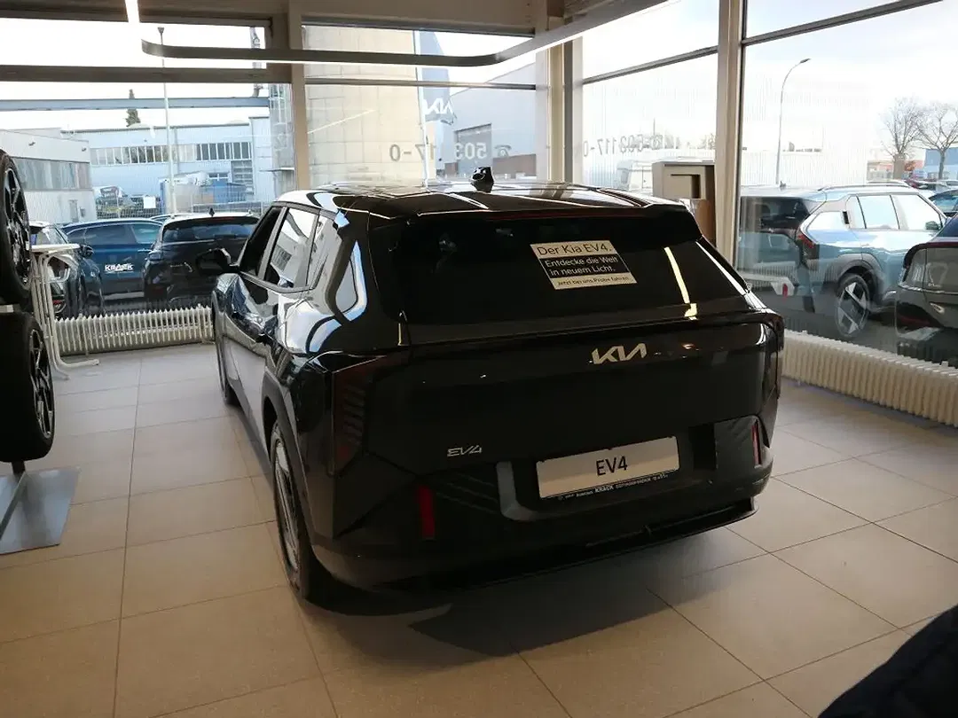 Kia EV4 - Thumbnail 5