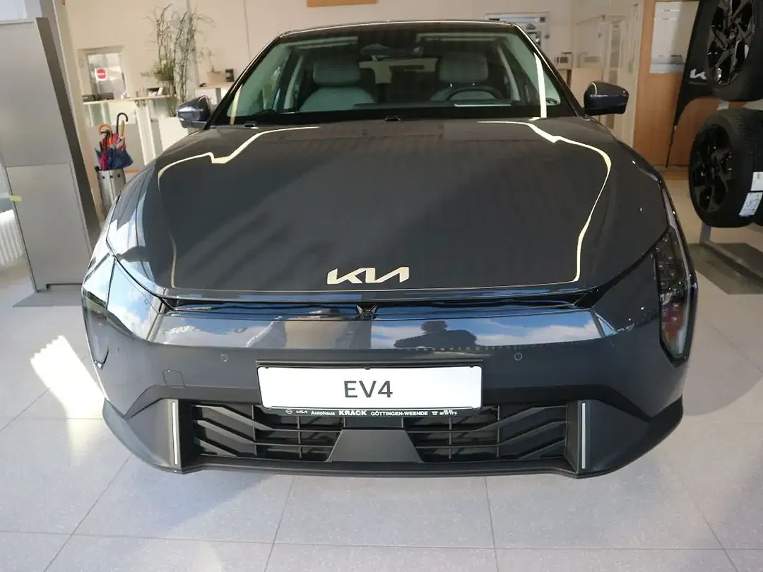 Kia EV4 - Thumbnail 6