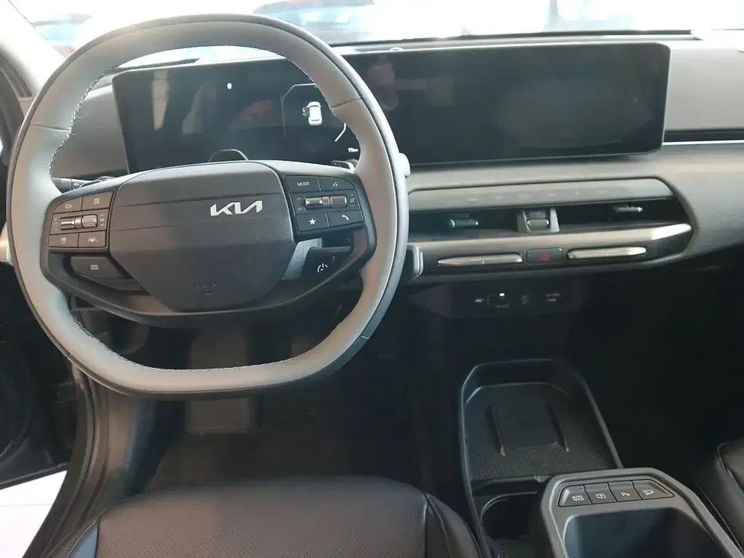 Kia EV4 - Thumbnail 9