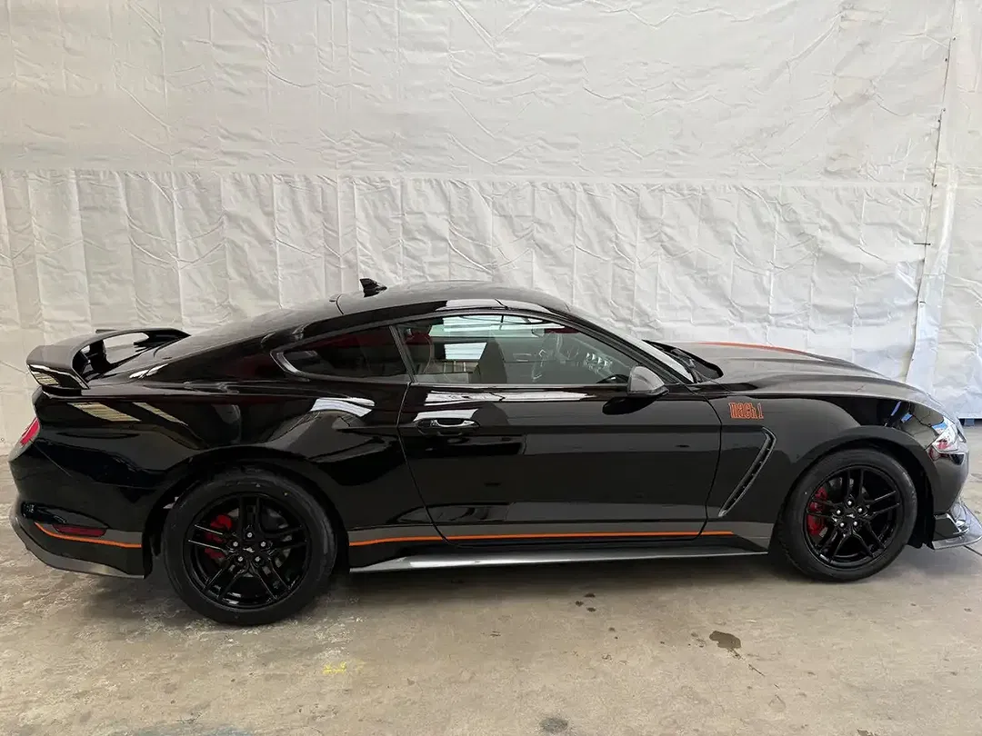 Ford Mustang - Thumbnail 5