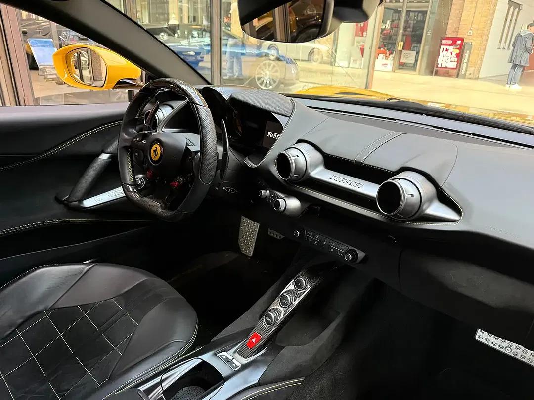 Ferrari 812 - Thumbnail 12