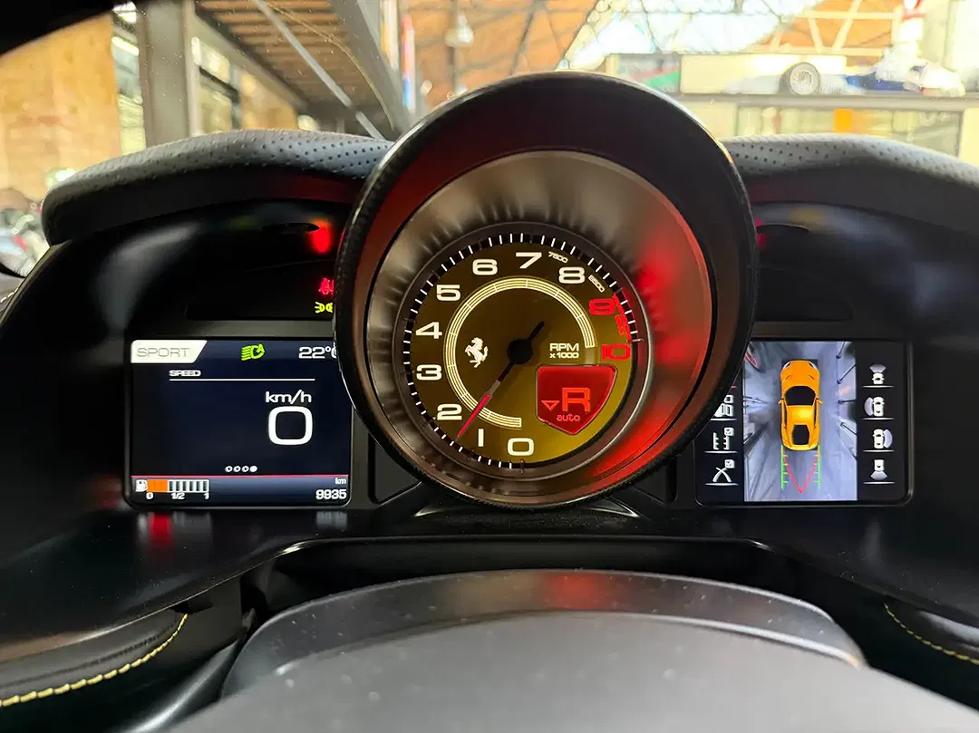 Ferrari 812 - Thumbnail 15