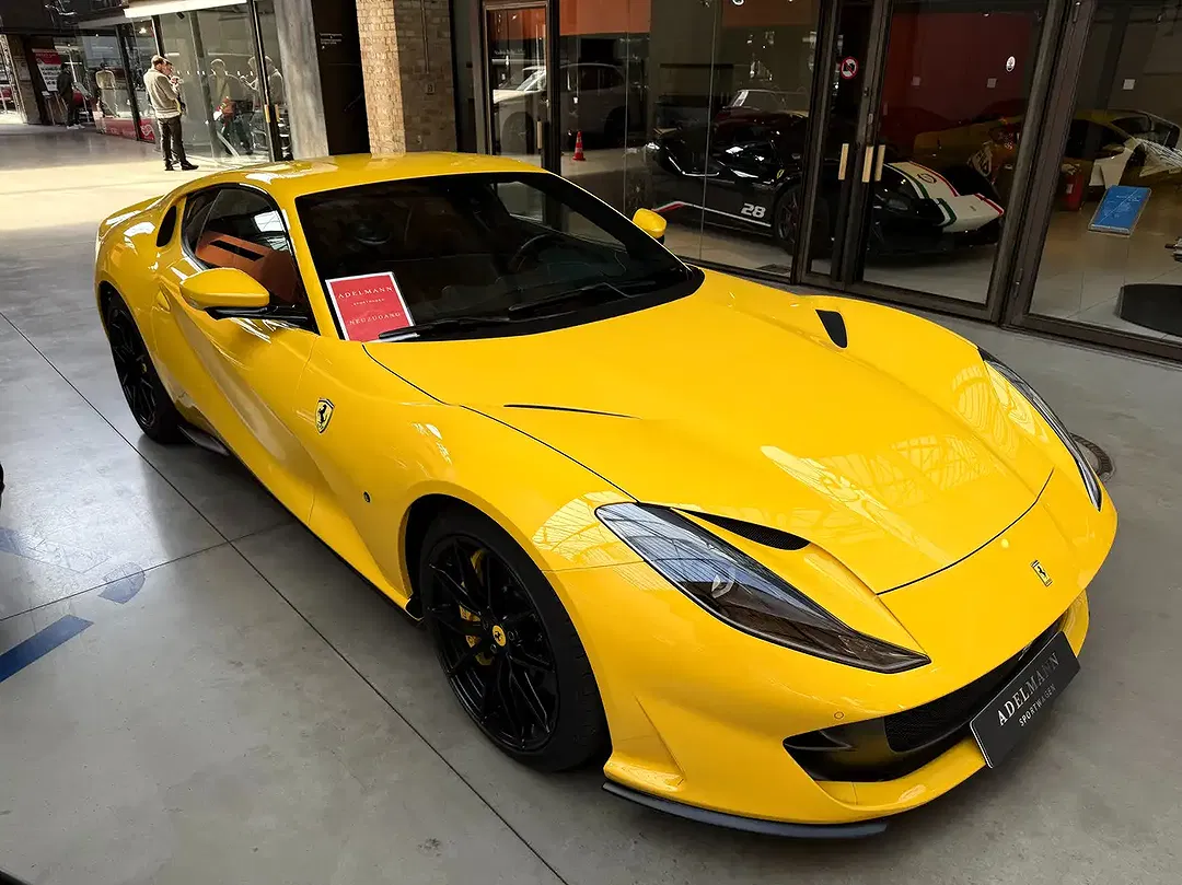 Ferrari 812 - Thumbnail 7
