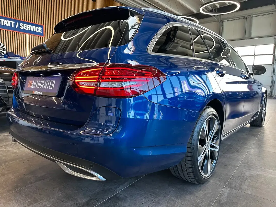 Mercedes-Benz C 300 - Thumbnail 2