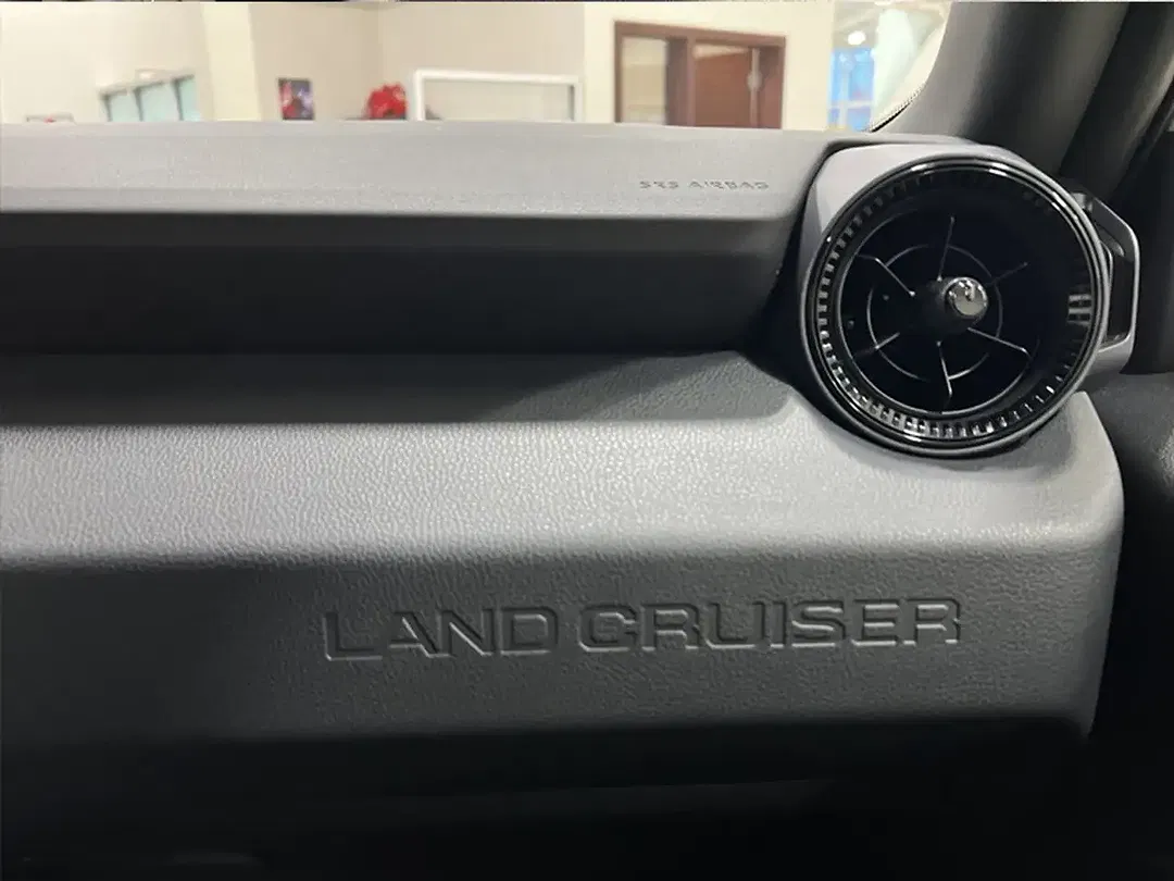 Toyota Land Cruiser - Thumbnail 14